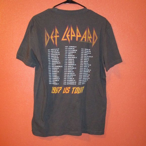 Def Leppard NEW Gap Woman Medium Gray Yellow Red Short Sleeve Band Shirt - Picture 5 of 10